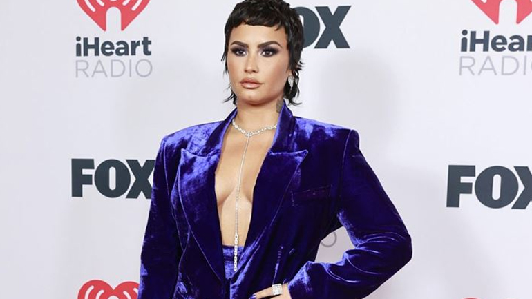 Mullet: Το νέο haircut της Demi Lovato είναι εμπνευσμένο από τη δεκαετία του 1980