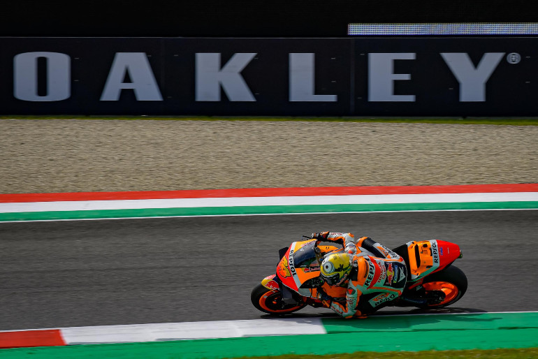 Το κράνος με τα Minions δε βοήθησε πολύ τον Pol Espargaro.