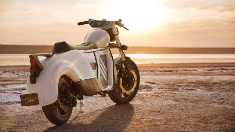 Οι μπαταρίες είναι αποσπώμενες για μεγαλύτερη ευκολία στη φόρτιση.