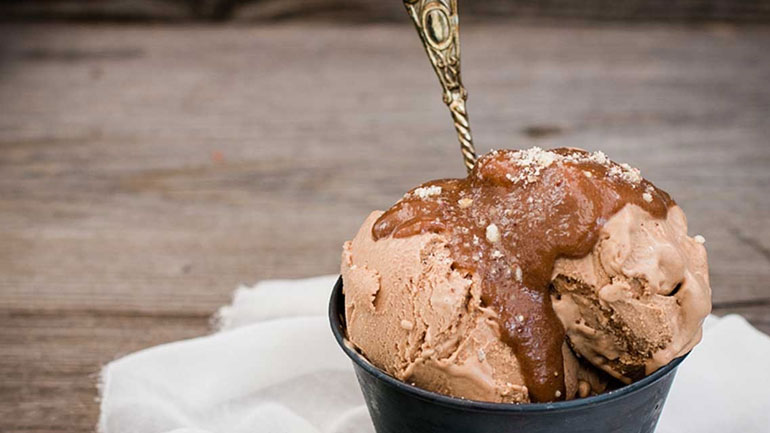 Σπιτικό παγωτό πραλίνα με 2 μόνο υλικά