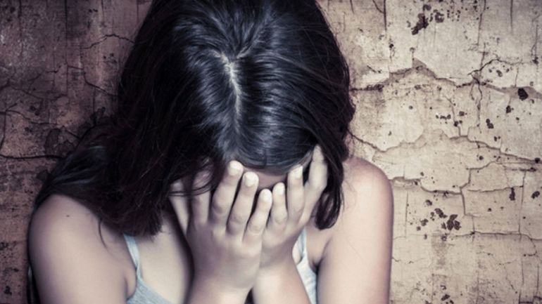 Αυτοκτονία 14χρονης στο Βέλγιο μετά τη δημοσιοποίηση εικόνων από τον ομαδικό βιασμό της Αυτοκτονία 14χρονης στο Βέλγιο μετά τη δημοσιοποίηση εικόνων από τον ομαδικό βιασμό της