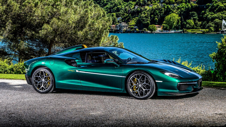 Η Ferrari F8 Tributo μέσα από τα μάτια της Touring Superleggera