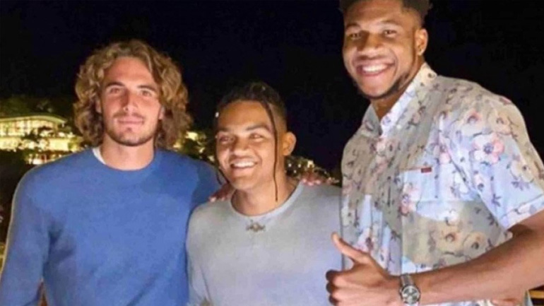 Τσιτσιπάς: «Nα πάρω Grand Slam πριν πάρει ο Αντετοκούνμπο πρωτάθλημα»