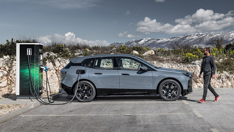 Τον Νοέμβριο 2021 θα κάνει πρεμιέρα η ηλεκτρική BMW iX