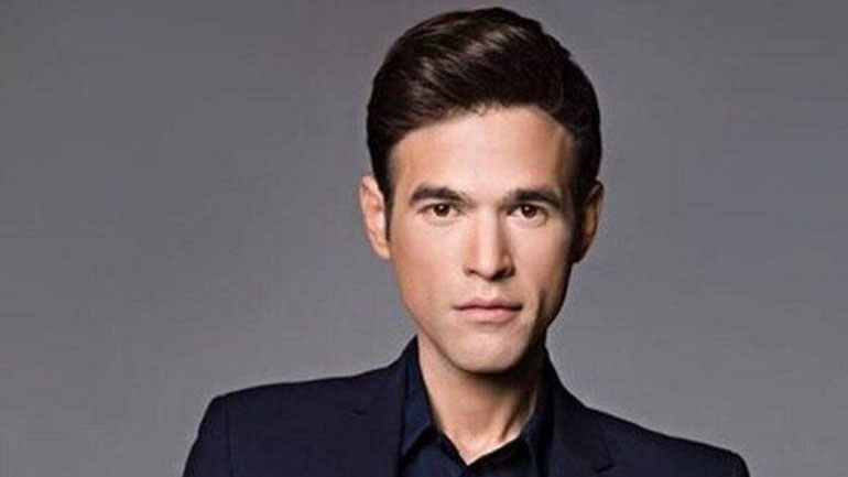 Συνεχίζει τις παράλογες απαιτήσεις ο Μένιος Φουρθιώτης – Ζήτησε κομμωτή για την περούκα του