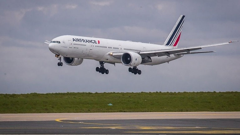 Οι εμβολιασμένοι Ευρωπαίοι θα μπορούν να εισέρχονται στη Γαλλία χωρίς τεστ PCR