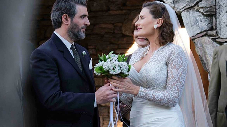 Θεοφανία Παπαθωμά: Η συγκλονιστική φωτογραφία για τον «θάνατο» του τηλεοπτικού της συζύγου στις «Άγριες Μέλισσες» Θεοφανία Παπαθωμά: Η συγκλονιστική φωτογραφία για τον «θάνατο» του τηλεοπτικού της συζύγου στις «Άγριες Μέλισσες»