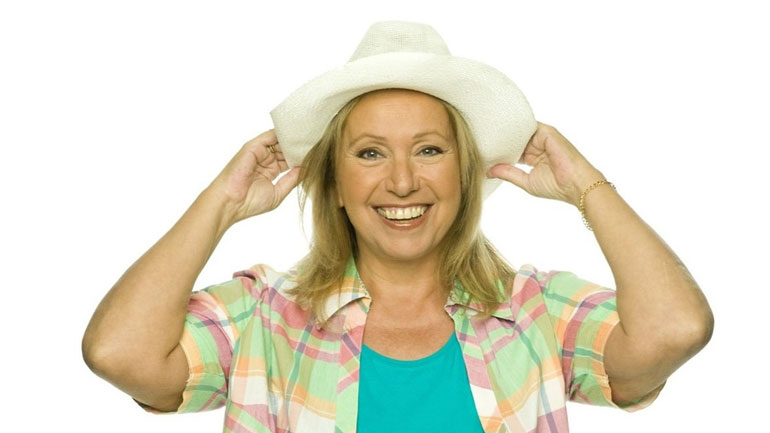 Ζωή Ρηγοπούλου: Η θεία Ευσεβία από τις Άγριες Μέλισσες μιλά για όλα στο govastileto