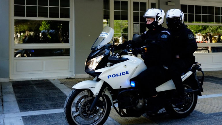 Χειροπέδες σε άνδρα που επιτέθηκε σεξουαλικά σε 16χρονη στα Γλυκά Νερά