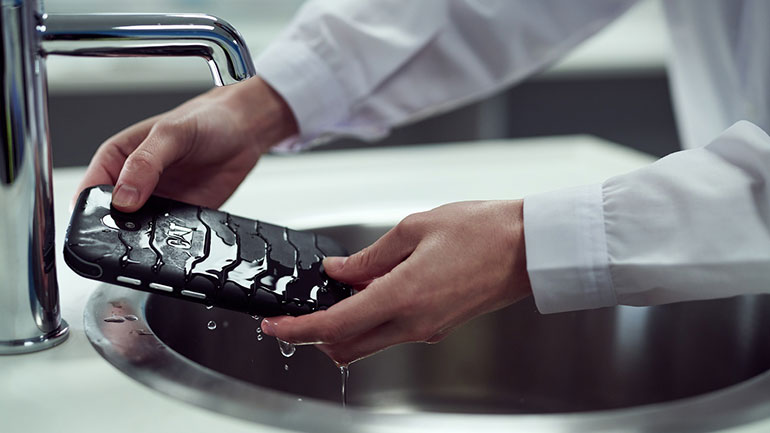 Τα πρώτα πλήρως «αντιβακτηριακά» ανθεκτικά τηλέφωνα, Cat S42H+ και Cat B40, τώρα διαθέσιμα