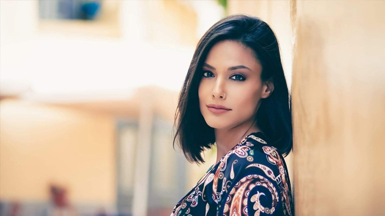 Βασιλική Στεφάνου: Μετά τις συνεργασίες της με Νταλάρα, Δάντη και Μακεδόνα κυκλοφόρησε το πρώτο της single