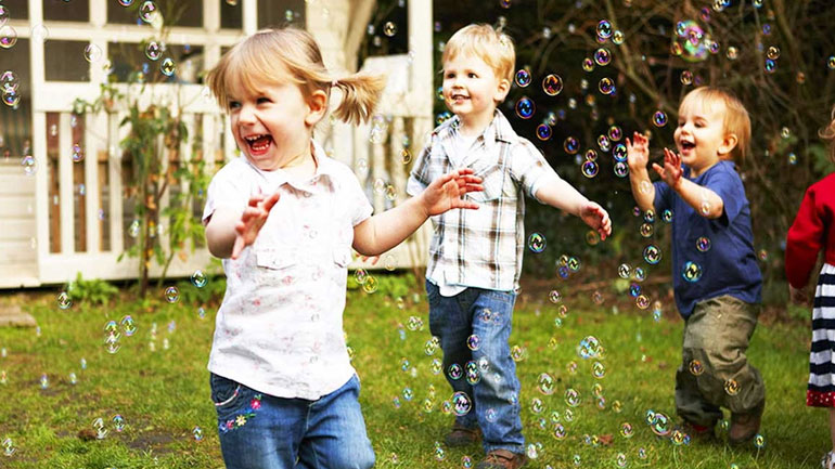 Αποφεύγετε να βάζετε “ταμπέλες” στα παιδιά σας