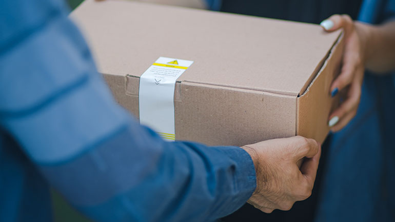 Skroutz Plus: Νέα συνδρομητική υπηρεσία για δωρεάν μεταφορικά