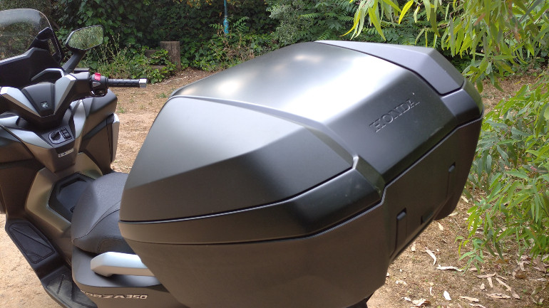 Μαγική η βαλίτσα της Honda με πανεύκολη πρόσβαση και μεγάλο χώρο.