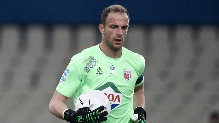 Υπέγραψε στη Λαμία ο Γκαραβέλης