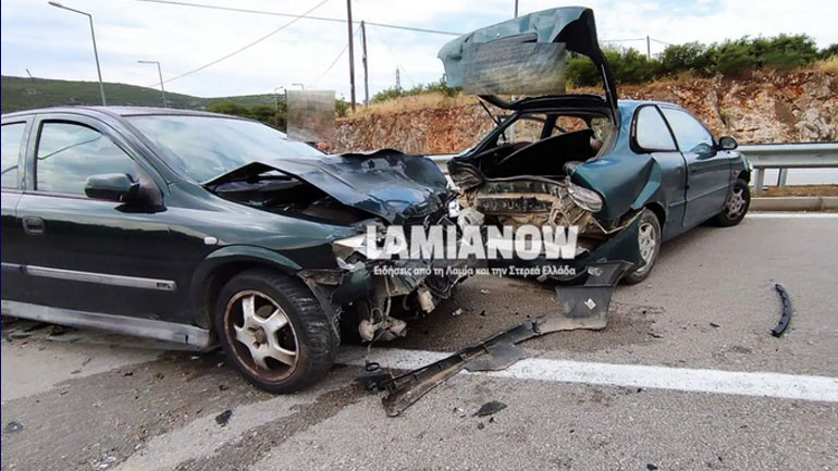 Σφοδρή σύγκρουση οχημάτων στην πολύπαθη διασταύρωση του ICE στη Λαμία