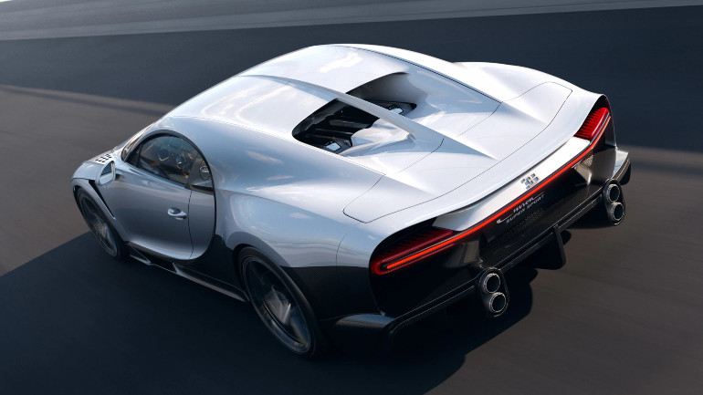 Μακρύτερο κατά 25 εκατοστά το πίσω μέρος για μεγαλύτερη σταθερότητα.