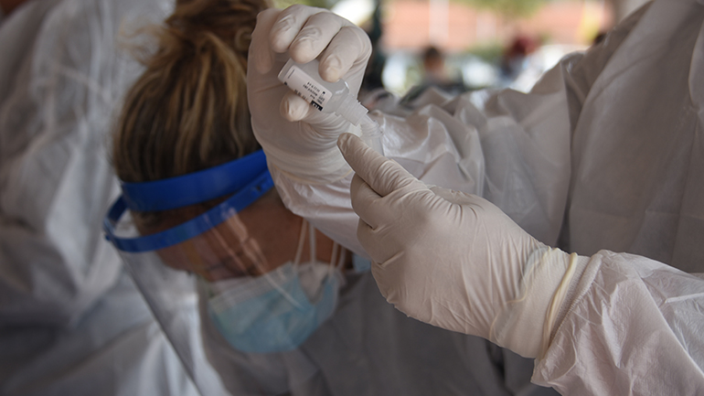 Αυτά είναι τα σωστά στατιστικά δεδομένα από τον ΕΟΔΥ για την πανδημία