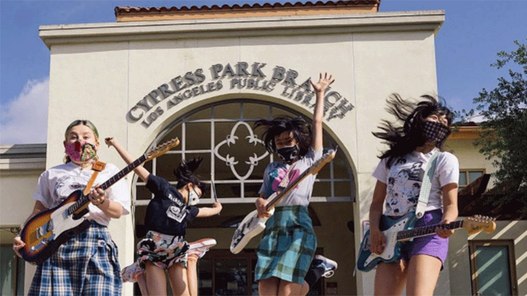 Οι Linda Lindas μιλούν για το viral τραγούδι τους «Racist, Sexist Boy»