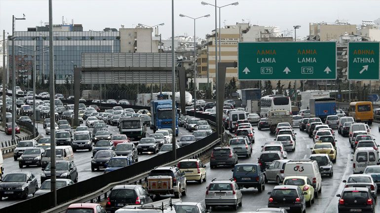 Αυξημένη κίνηση στους δρόμους της Αθήνας λόγω της απεργίας των ΜΜΜ Αυξημένη κίνηση στους δρόμους της Αθήνας λόγω της απεργίας των ΜΜΜ