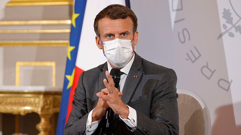 Σε δίκη παραπέμφθηκε ο άνδρας που χαστούκισε τον πρόεδρο Μακρόν