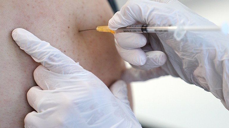 ΗΠΑ: Η Moderna ζήτησε από τον FDA έγκριση για χρήση του εμβολίου της σε παιδιά 12-17 ετών