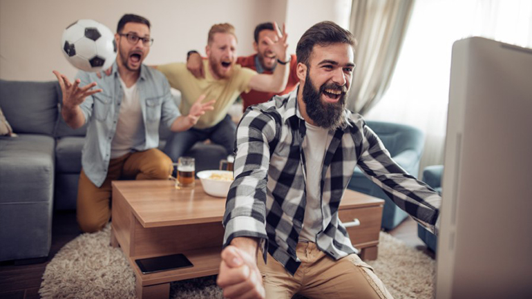 EURO 2020: «Τρεχάτε κι αρχίζει το ματς» – Στο Public για τηλεόραση