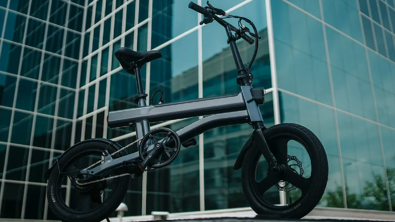 Το μικρό ηλεκτρικό ποδήλατο της JI Move έρχεται με ABS