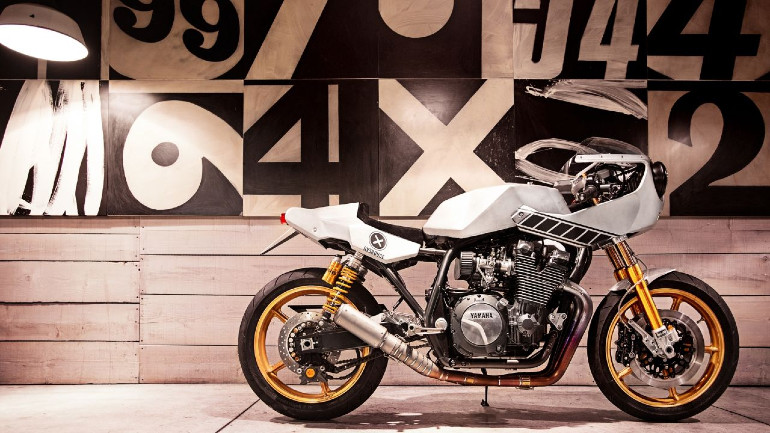 Ακόμα και οι τιμονόπλακες είναι χειροποίητες σε αυτό το XJR1300.