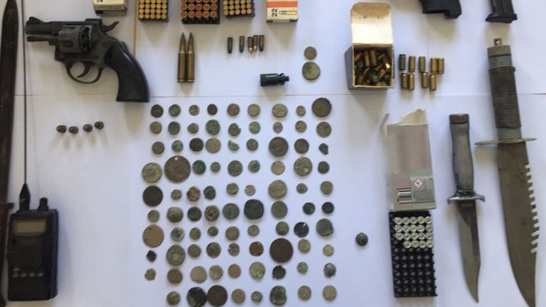 Σέρρες: Πάνω από 90 αρχαία νομίσματα είχαν στην κατοχή τους δύο αδέρφια που συνελήφθησαν