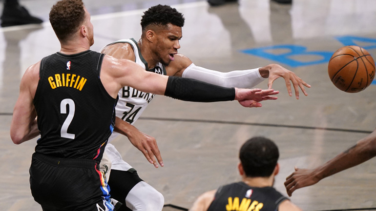 Έμειναν «ζωντανοί» οι Μπακς, 86-83 τους Νετς