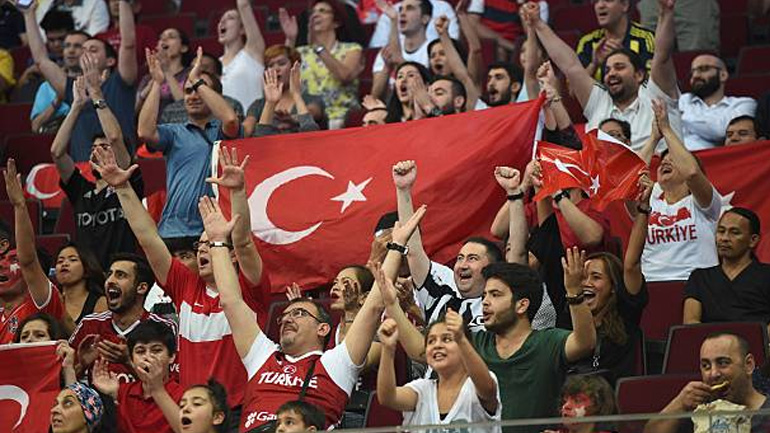 Euro 2020: «Πράσινο φως» στους Τούρκους φιλάθλους, αλλά μόνο από τη ζώνη Σένγκεν