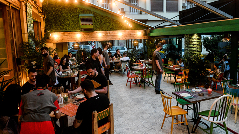 Επιστρέφει η νυχτερινή ζωή!