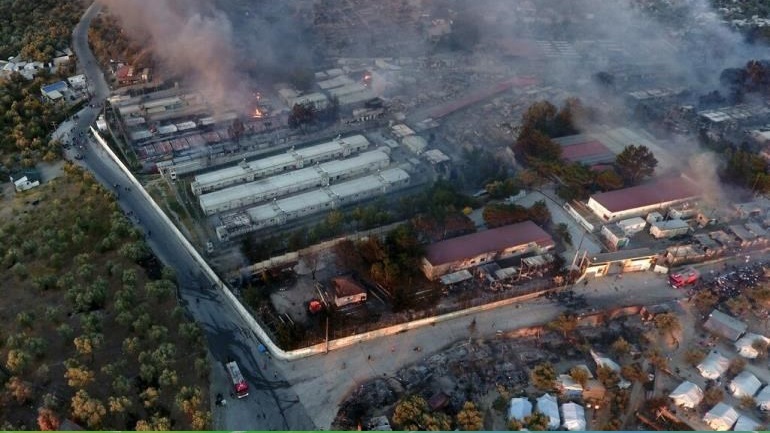 Δέκα χρόνια κάθειρξη στους εμπρηστές της Μόριας
