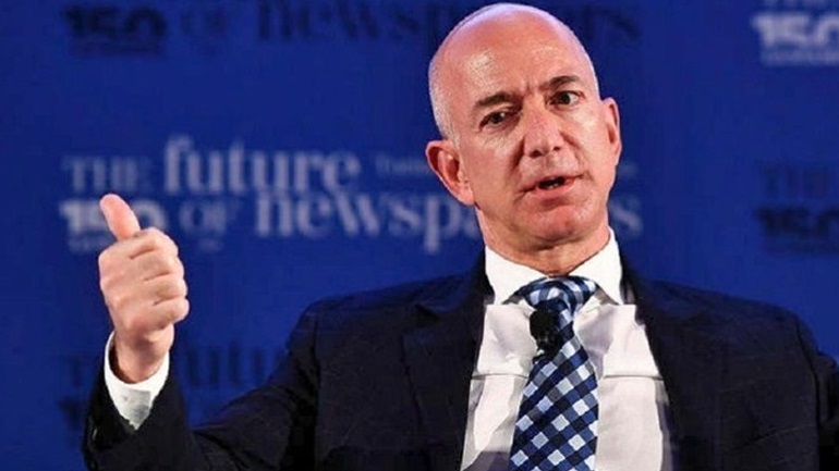 Πλήρωσε 28 εκατομμύρια για να ταξιδέψει στο διάστημα με τον Τζεφ Μπέζος