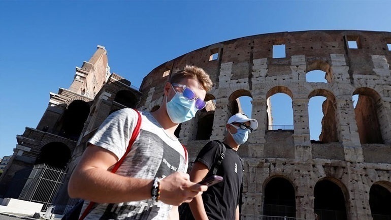 Ιταλία: Τέλος στους περιορισμούς για 40 εκατ. πολίτες – Παραμένει υποχρεωτική η χρήση μάσκας