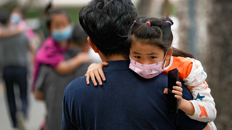 Έρευνα: Το ιικό φορτίο των παιδιών με Covid-19 είναι παρόμοιο με εκείνο των ενηλίκων