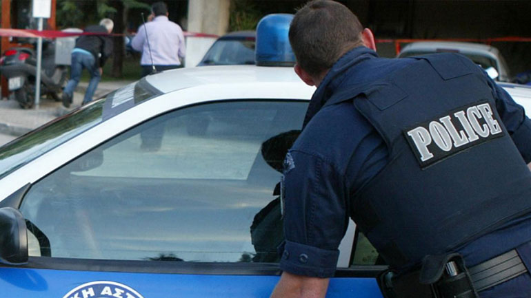 Χειροπέδες σε μετανάστες για κλοπή 127.400 ευρώ από ΑΤΜ στην Πιερία