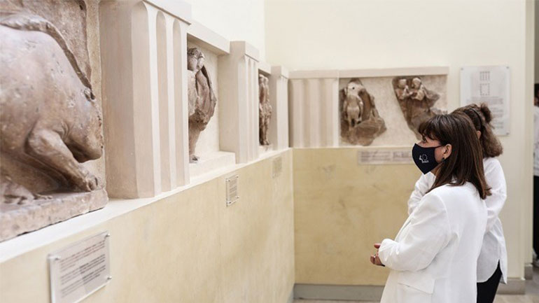 Κ. Σακελλαροπούλου: Επίσκεψη στους Δελφούς