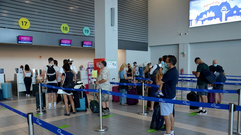 Παρατείνονται έως 21 Ιουνίου οι αεροπορικές οδηγίες για πτήσεις εσωτερικού και εξωτερικού