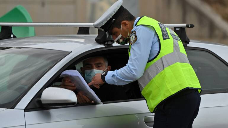 Περισσότερες από 220 παραβάσεις για την πανδημία διαπιστώθηκαν σε ελέγχους το Σάββατο