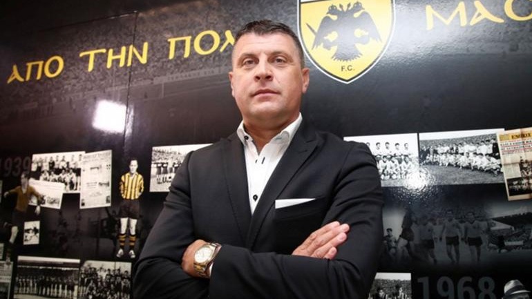 ΑΕΚ: Έφτασε στην Αθήνα και σηκώνει… μανίκια ο Μιλόγεβιτς