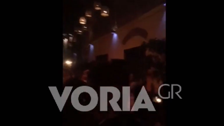 Συνωστισμός μετά μουσικής στα Λαδάδικα το βράδυ του Σαββάτου