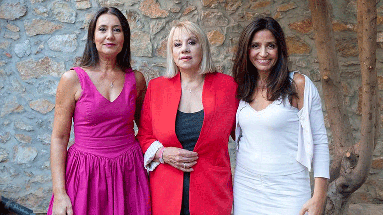 Οι Ανθισμένες Μανόλιες ανθίζουν στο καλοκαιρινό Θέατρο Χυτήριο