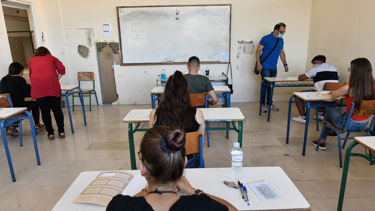 Στη μάχη των Πανελληνίων 100.000 υποψήφιοι