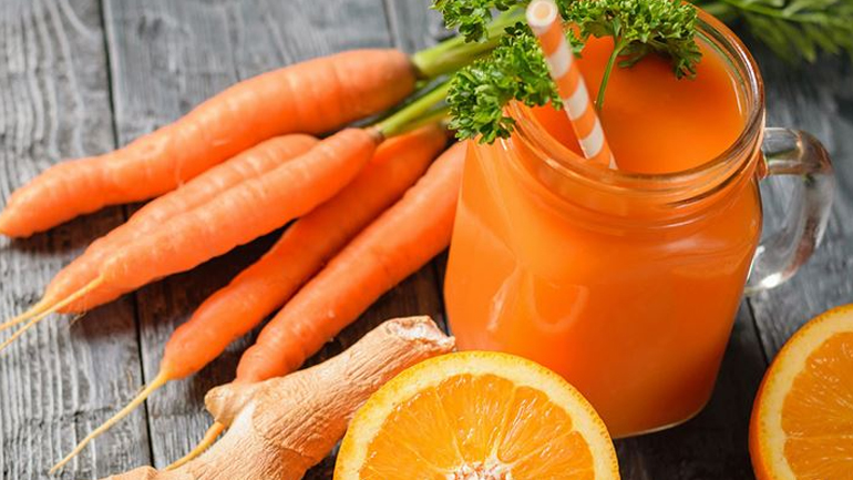 Τι πρέπει να προσέχετε εάν πίνετε συχνά χυμό καρότου