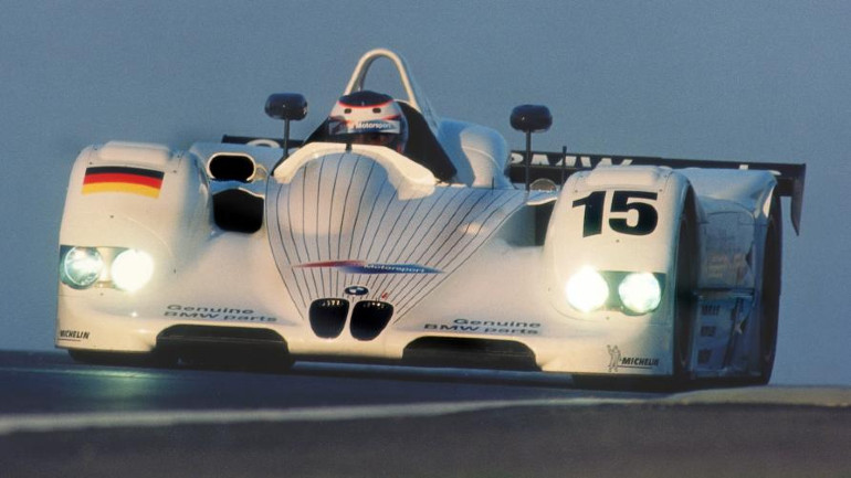 Το V12 LMR του 1999 άστραψε και βρόντηξε στο Le Mans.