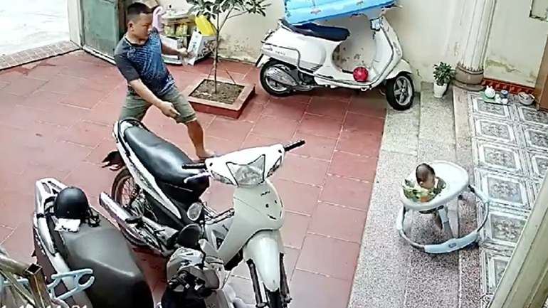 Γρήγορα αντανακλαστικά από έναν πατέρα 