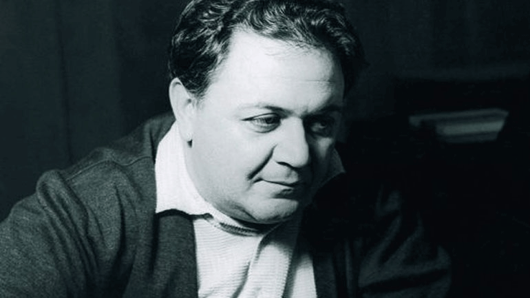 Σαν σήμερα πέθανε ο Μάνος Χατζιδάκις, μια μουσική ιδιοφυΐα