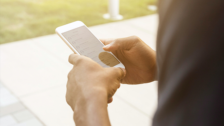 Όλο και πιο δημοφιλείς οι χρηματοοικονομικές mobile εφαρμογές